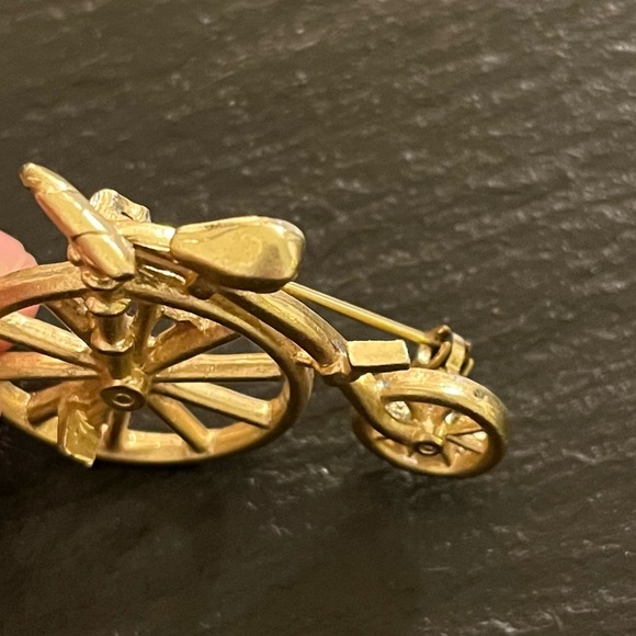 Vintage Bicycle Goldtone Pin Brooch - Picture 3 of 9